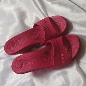 Crocs pink wedges